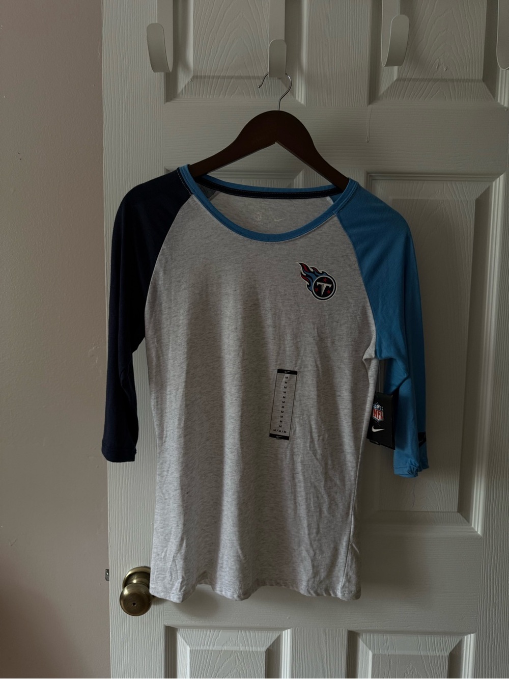 NWT Nike Tennessee Titans 3/4 Sleeve Grey Women’s Shirt Medium